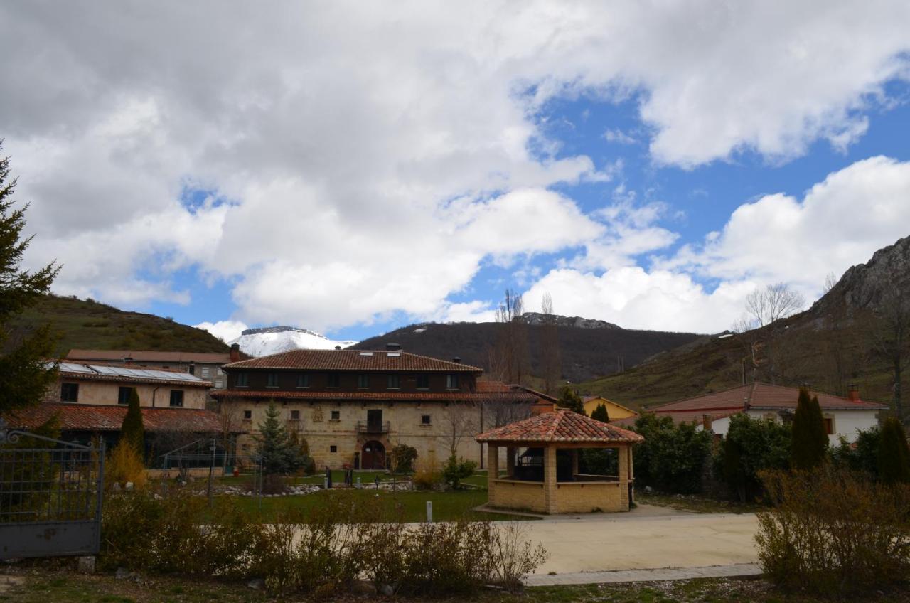 Hotel Posada Fuentes Carrionas Camasobres Exterior photo