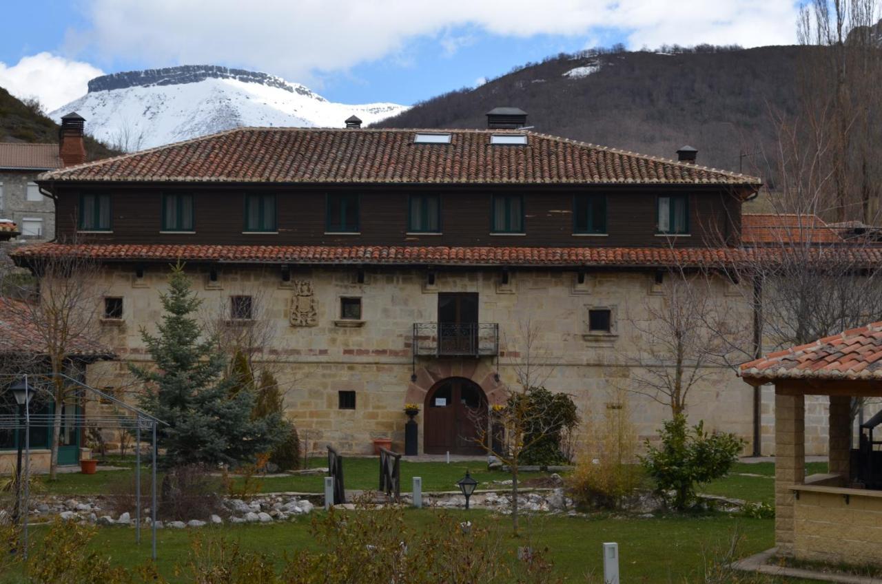 Hotel Posada Fuentes Carrionas Camasobres Exterior photo